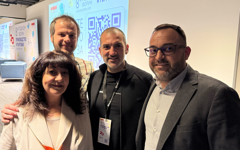 Обща снимка на лекторите от панела