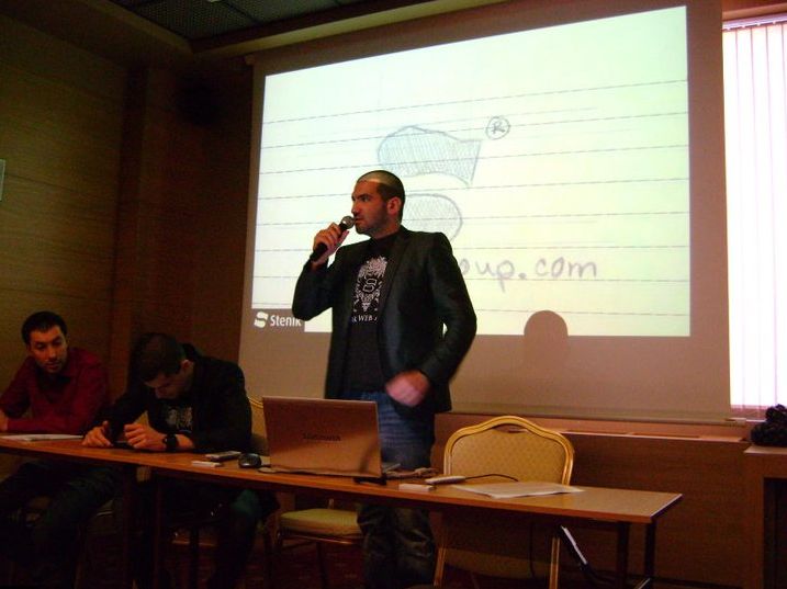 Над 100 уеб стажанта нахлуха през вратите на Stenik на "Ден на отворени врати 2011"